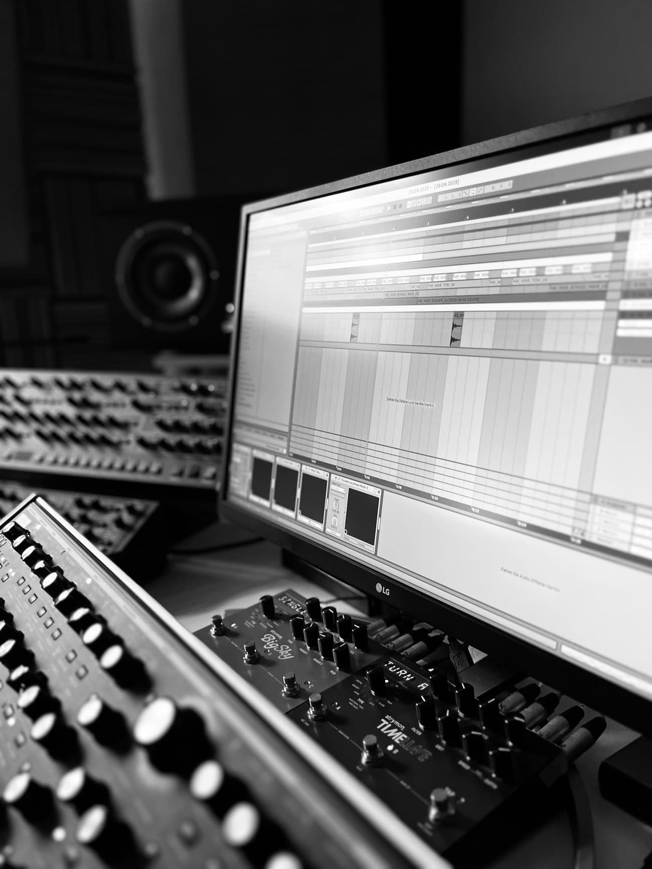 Mixing console and DAW session in progress at the MYR studio