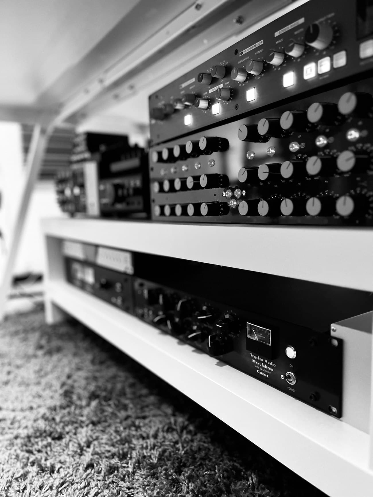 Tegeler Audio Manufaktur and analog outboard rack at the MYR mastering studio